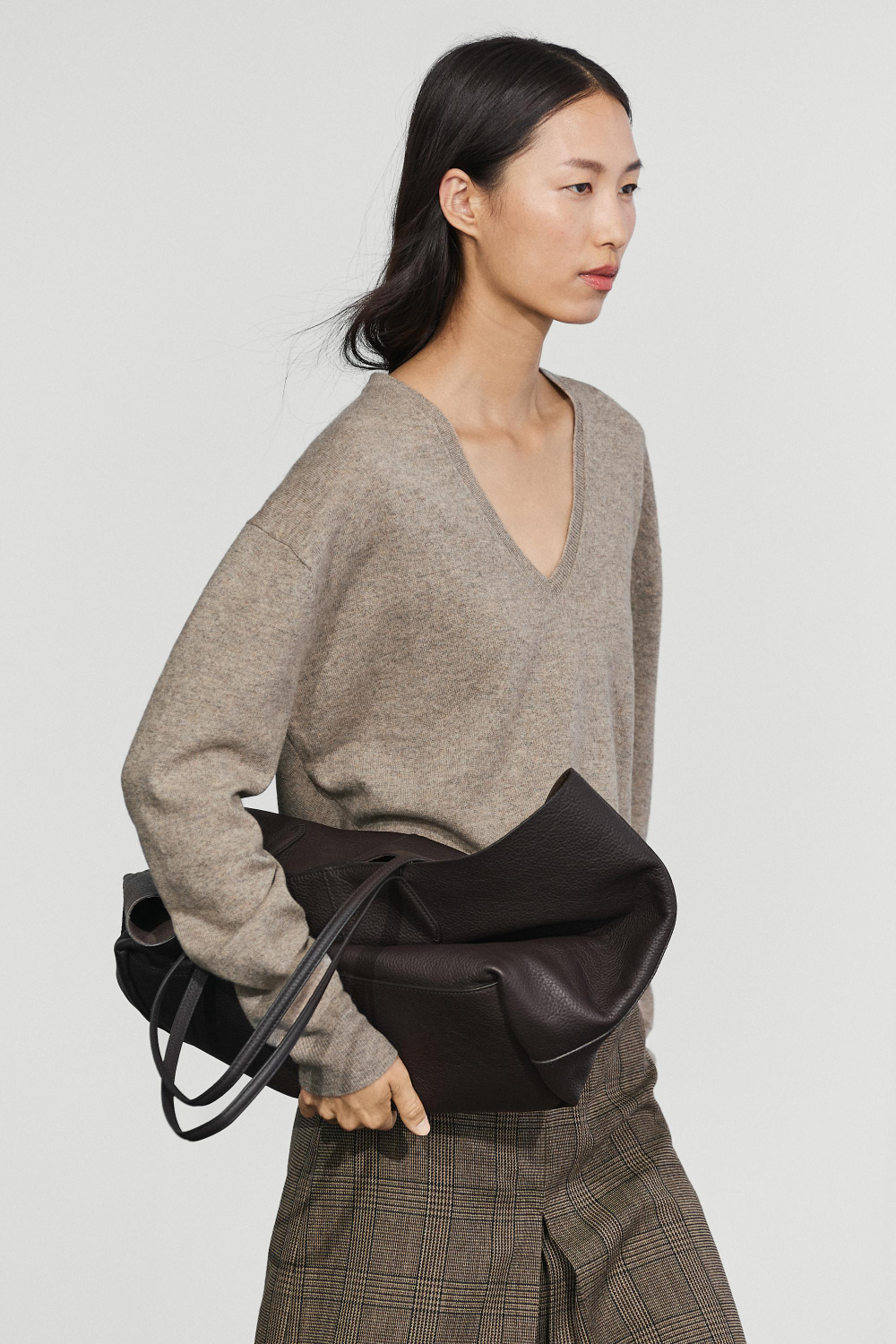 Massimo Dutti Свитер из смесовой шерсти с V-вырезом, норка
