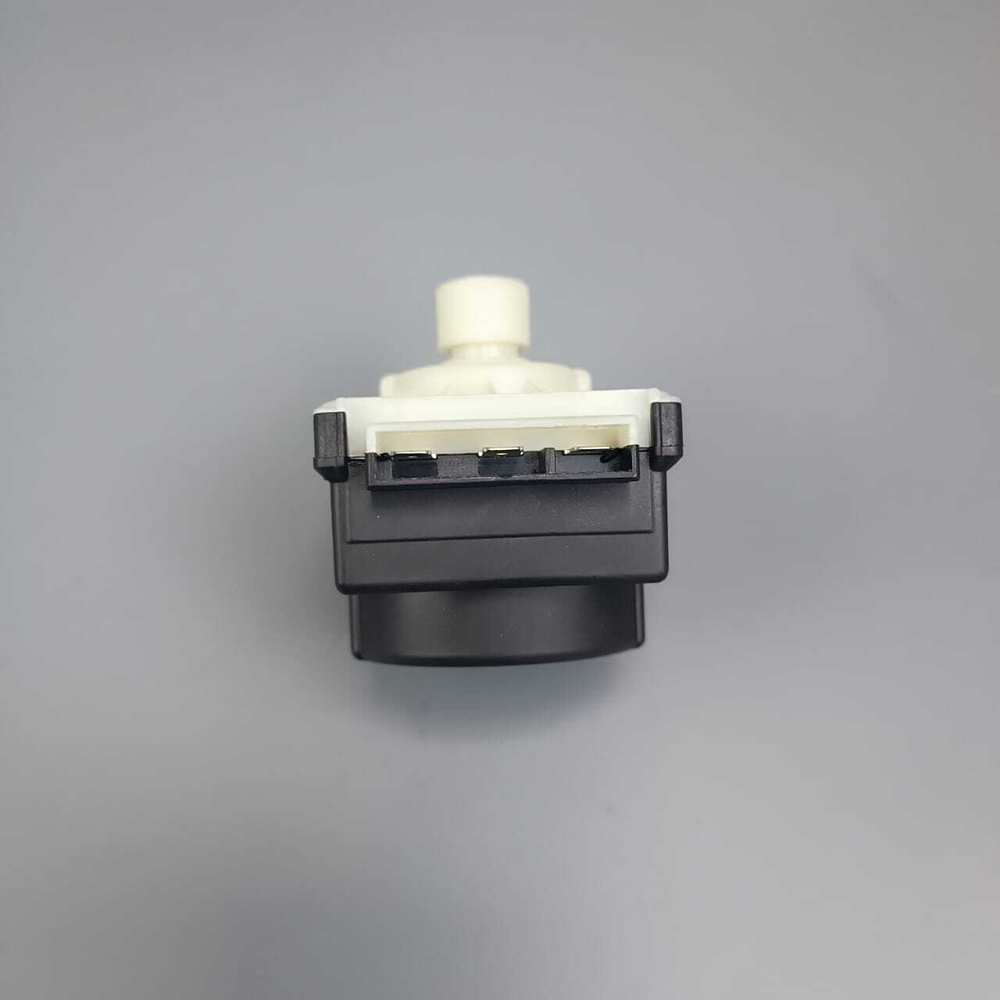 Сервопривод 220-240V черно-белый для котлов BAXI, ARISTON, PROTHERM арт. 61302483, 5694580
