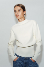 СВИТЕР С ПОДПЛЕЧНИКАМИ — ZARA