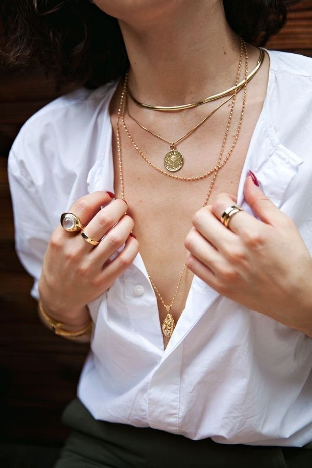 Конечно, всё начинается с модных домов — таких, как Chanel, Marni, Dior, Celine. Они диктуют моду.