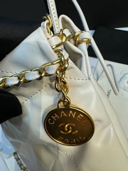 Сумка Chanel 22 mini белый