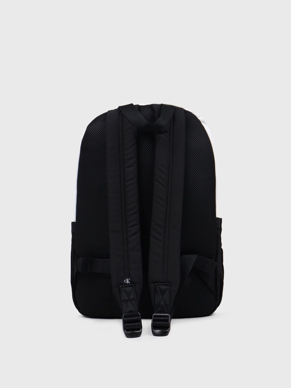 Рюкзак Calvin Klein Jeans Sport Essentials Round UT Black / Bright White