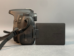 Canon EOS 77D Body 18.400 кадров