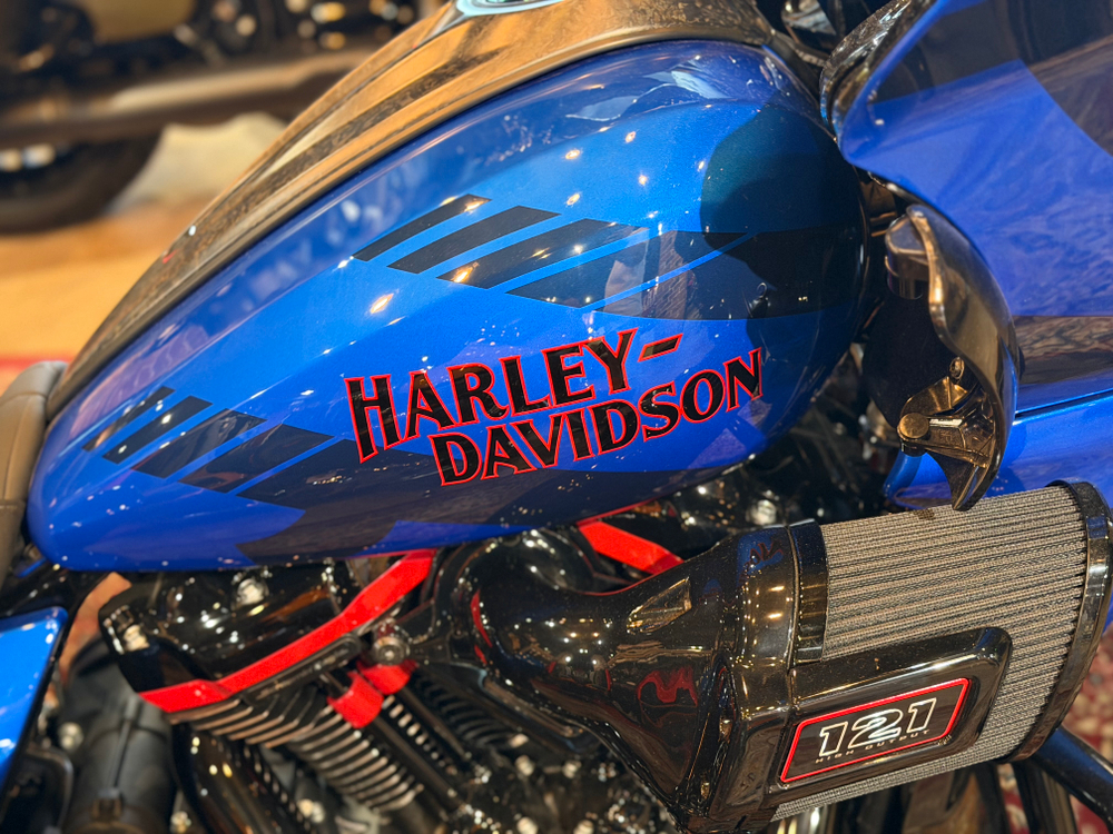 CVO Road Glide ST "Electric Coast" (2026)