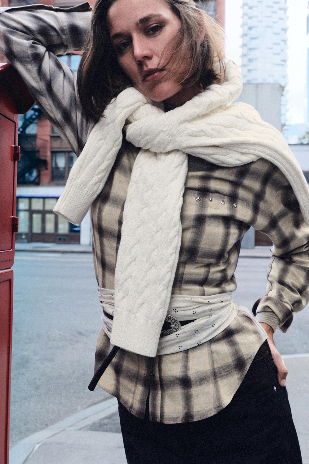 РУБАШКА В КЛЕТКУ С ЗАКЛЕПКАМИ — ZARA