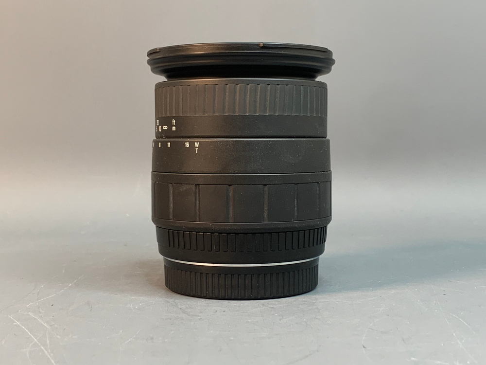 Sigma AF 28-200mm f/3.8-5.6 UC Aspherical б Canon EF с дефектом