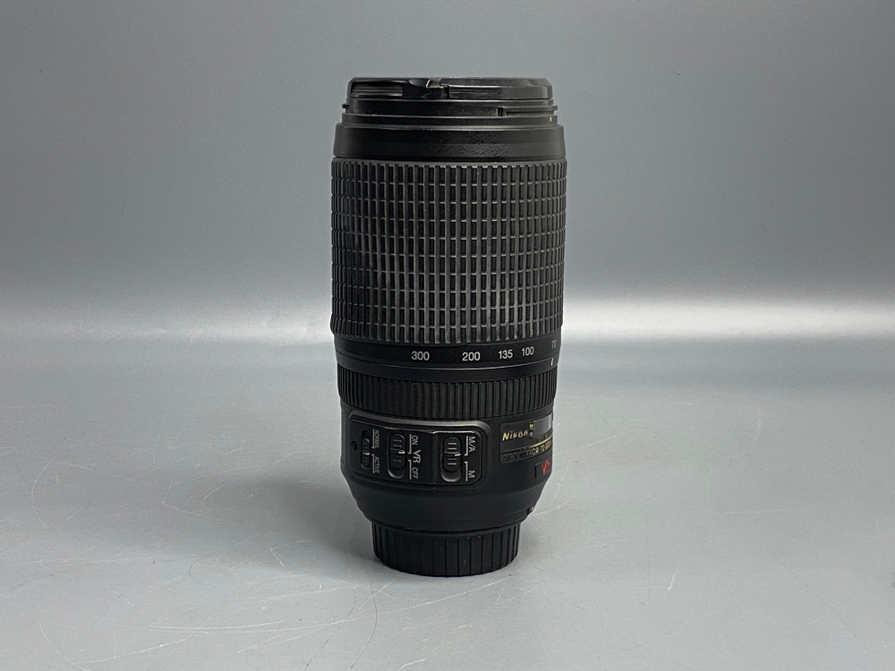 Nikon AF-S VR Zoom-Nikkor 70-300mm f/4.5-5.6G IF-ED