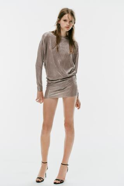 ТОП С МЕТАЛЛИЧЕСКИМ ЭФФЕКТОМ И ВЫРЕЗОМ — ZARA
