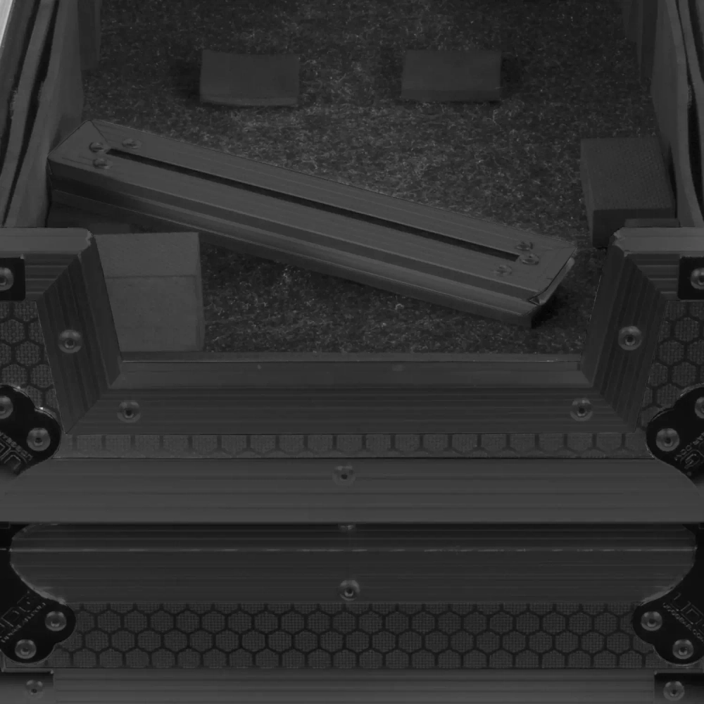 Кейс UDG Ultimate Flight Case Denon DJ SC LIVE 4 Black Plus (Wheels)