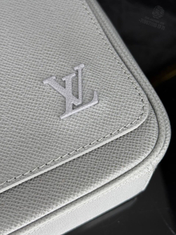 Сумка через плечо/мессенджер Louis Vuitton District PM