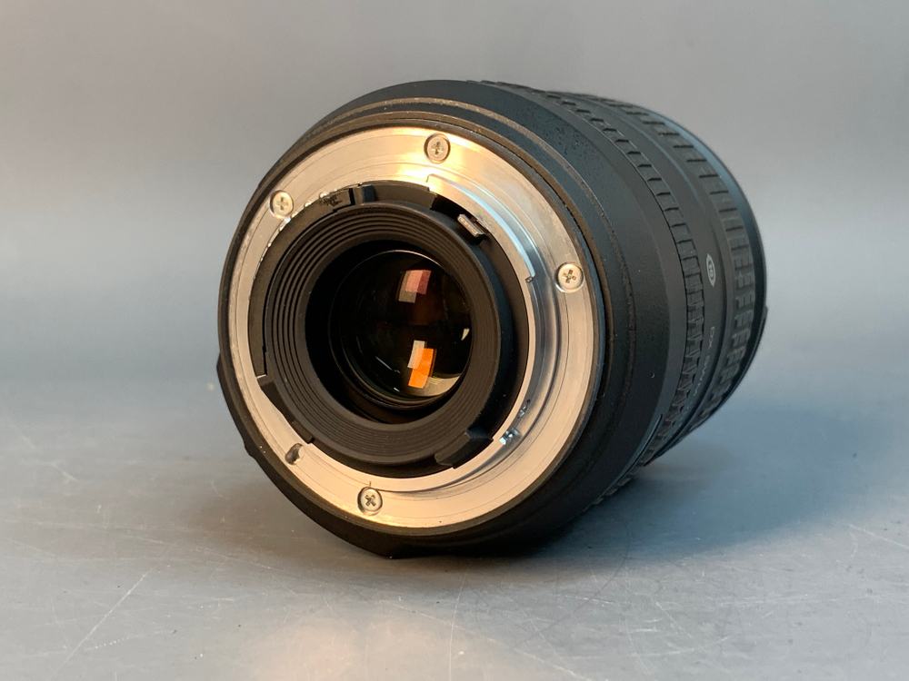 Nikon 16-85mm f/3.5-5.6G