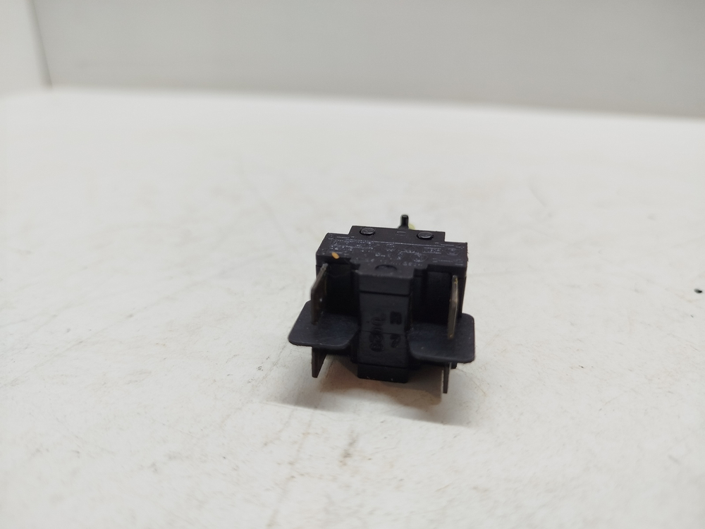 WFB1604 кт281 Кнопка сетевая стиральной машины Bosch WFB1604 б/у