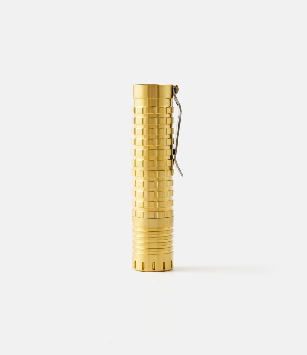 Dawn Hex 18650 Brass XPL — фонарик из латуни