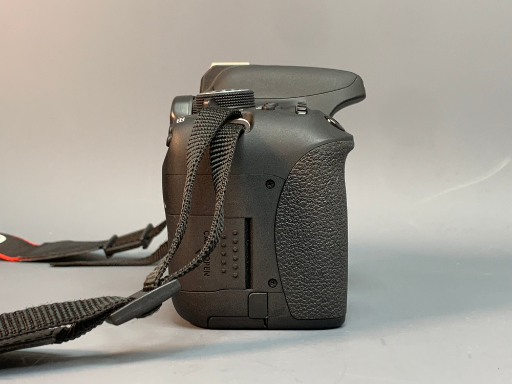 Canon EOS 750D 3.100 кадров