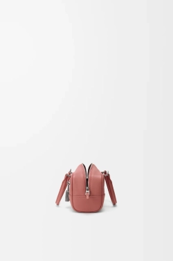 Loewe Укороченная сумка Amazona 23 из блестящей телячьей кожи, красноватый