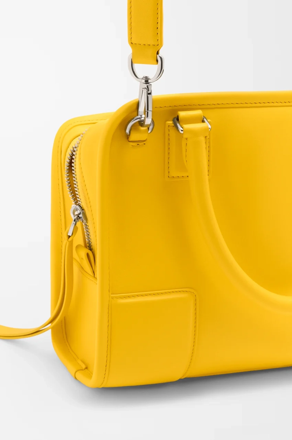 Loewe Маленькая сумка Amazona 180 из мягкой телячьей кожи, желтый