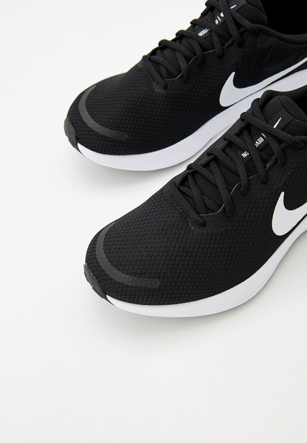 Кроссовки мужские NIKE Revolution 7