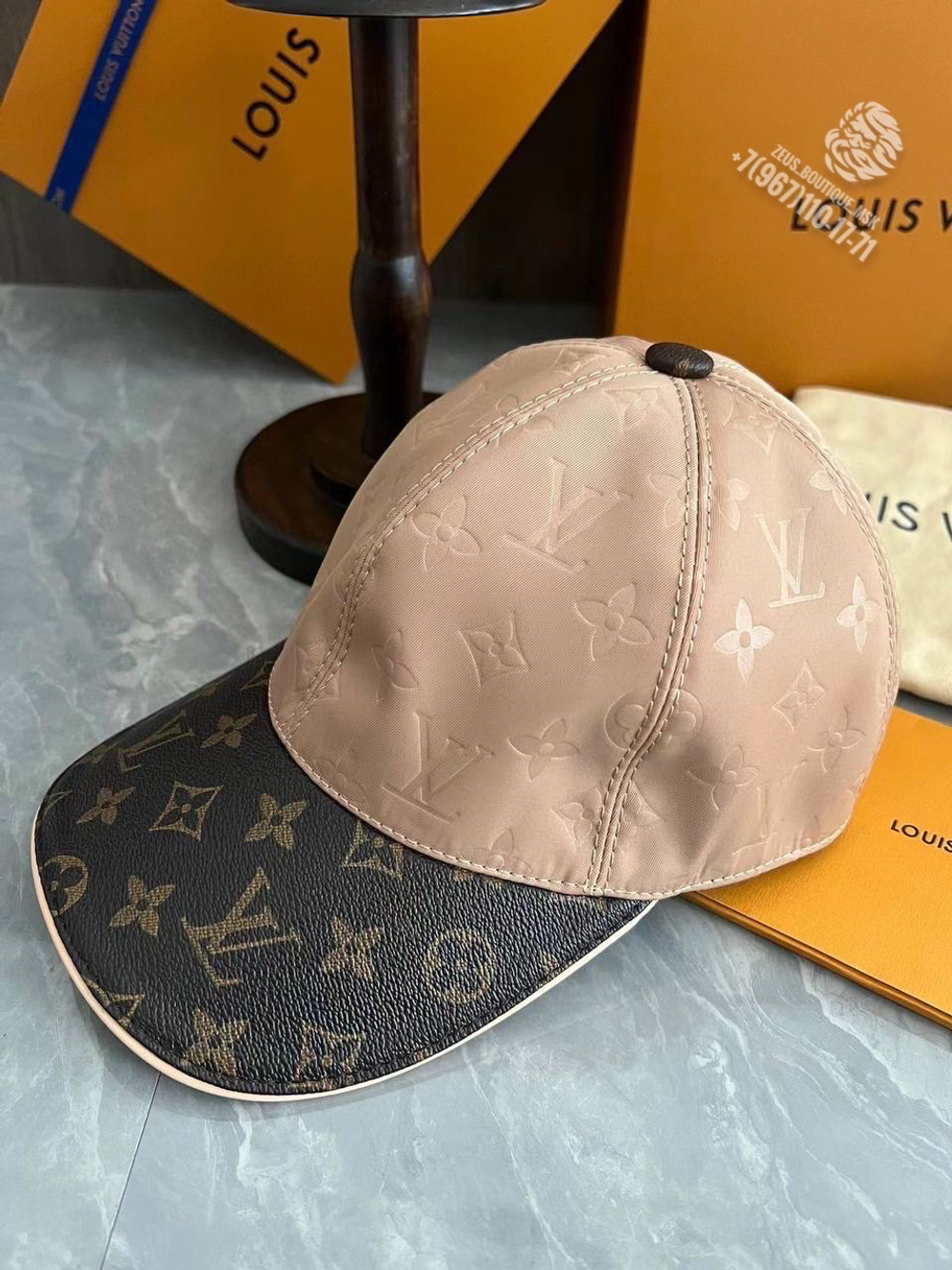 Бейсболка Louis Vuitton