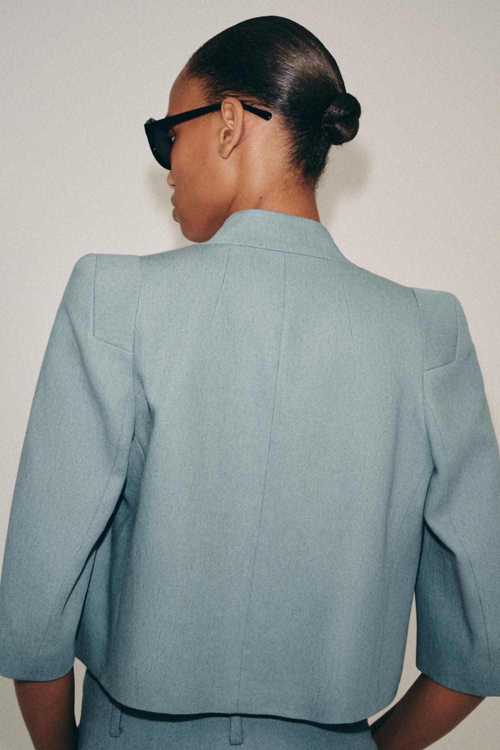 УКОРОЧЕННЫЙ ЛЬНЯНОЙ БЛЕЙЗЕР — ZW COLLECTION — ZARA