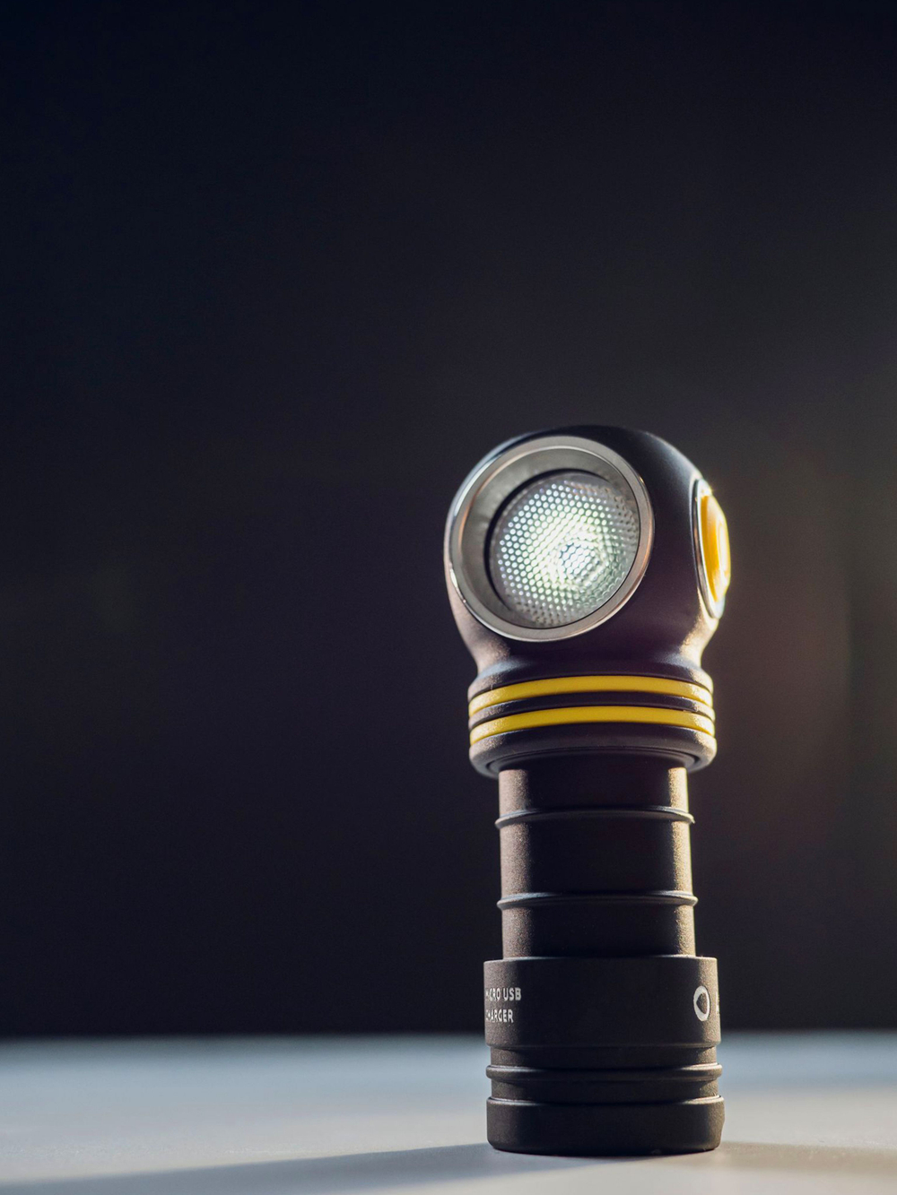 Фонарь Armytek Wizard C1 Pro Magnet USB White