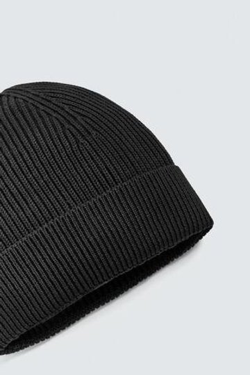 ZARA БАЗОВАЯ ТРИКОТАЖНАЯ ШАПКА, ЧЕРНЫЙ