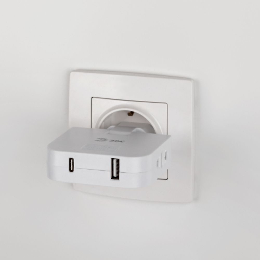 Разветвитель электрический ЭРА SPF-2-FL-USBC поворотный на 2 розетки + 2USB A+C 10А белый | Электротовары