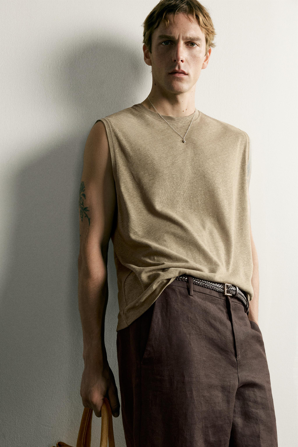 ФУТБОЛКА БЕЗ РУКАВОВ RELAXED FIT ИЗ ХЛОПКА И ЛЬНА — ZARA