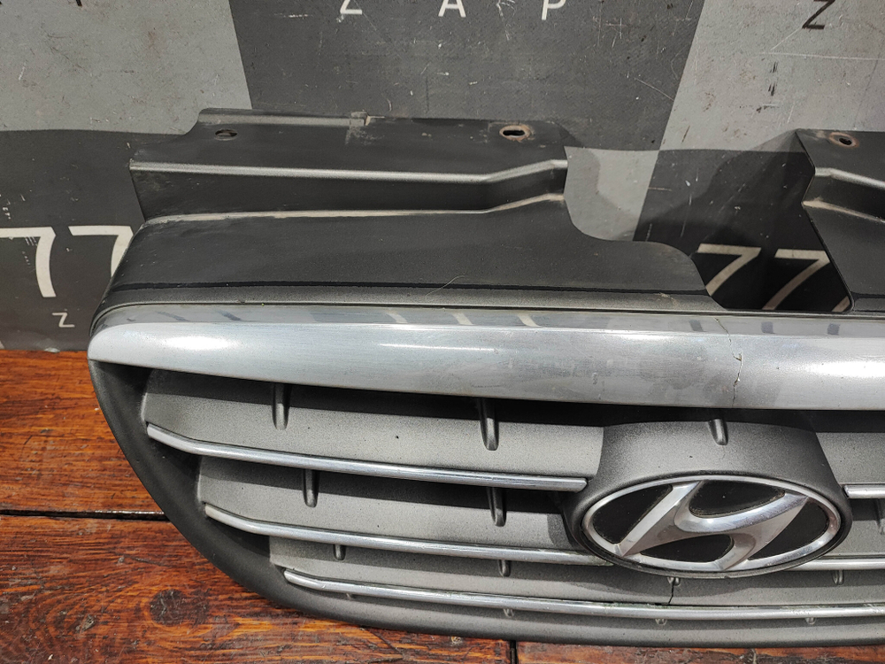 Решетка радиатора Hyundai Elantra 4 (HD) 06-11 Б/У Оригинал 863512H000