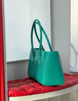 Сумка Chanel из кожи крокодила
