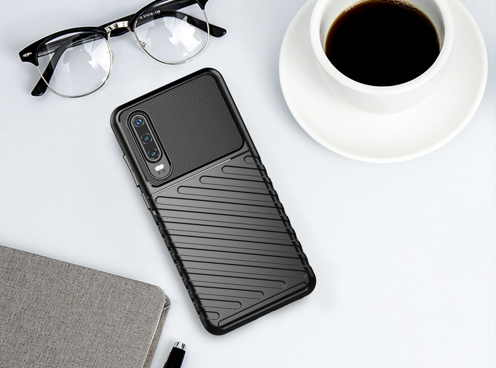 Чехол противоударный с рельефной фактурой для Huawei P30, серия Onyx (высокие защитные свойства) от Caseport