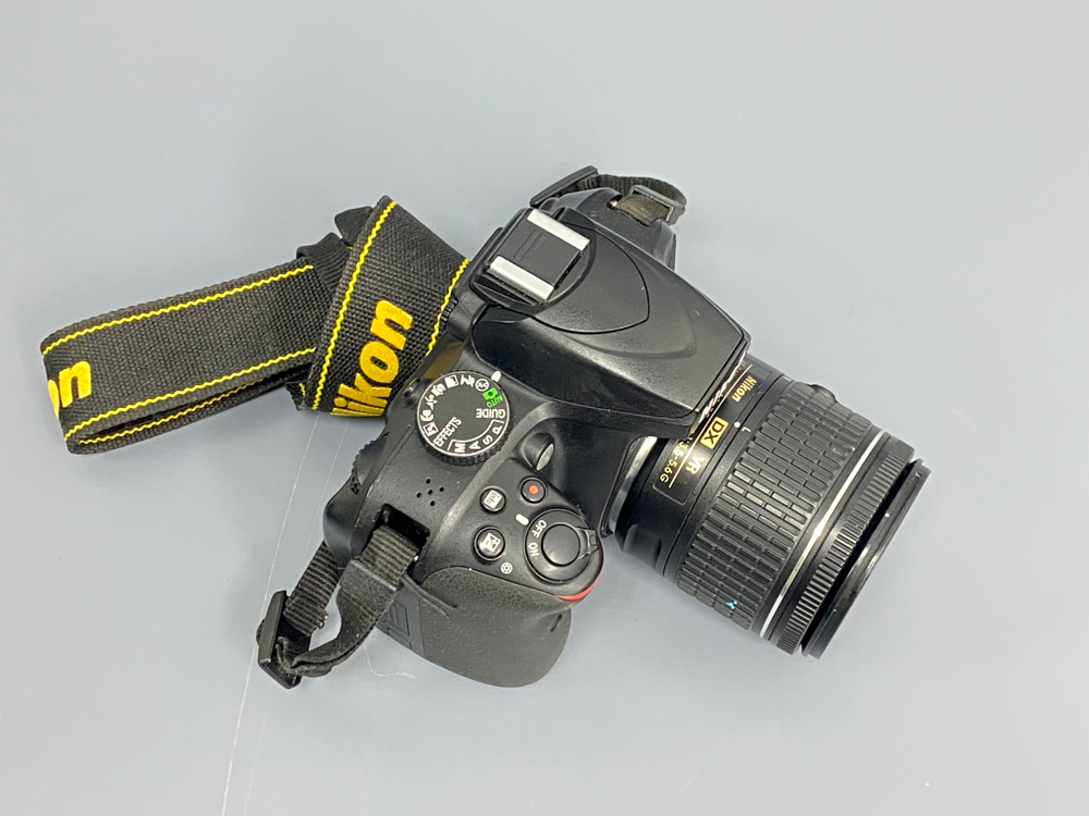 Nikon D3400 Kit AF-P 18-55mm 11300 кадров