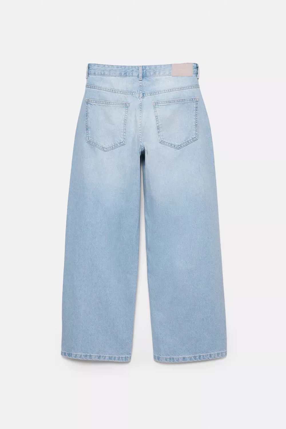Джинсы с низкой талией и расклешенными брючинами - PULL&BEAR