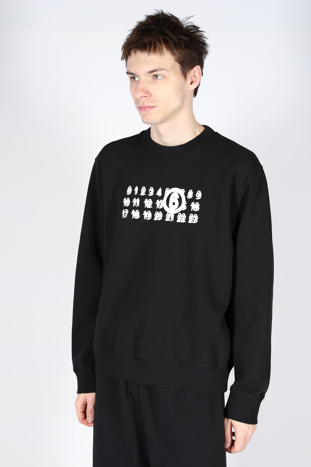 MM6 MAISON MARGIELA СВИТШОТ МУЖСКОЙ ЧЕРНЫЙ С ЛОГОТИПОМ