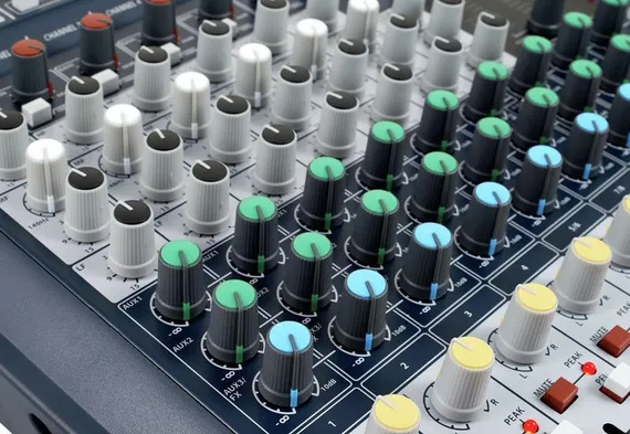 SoundCraft Signature 10