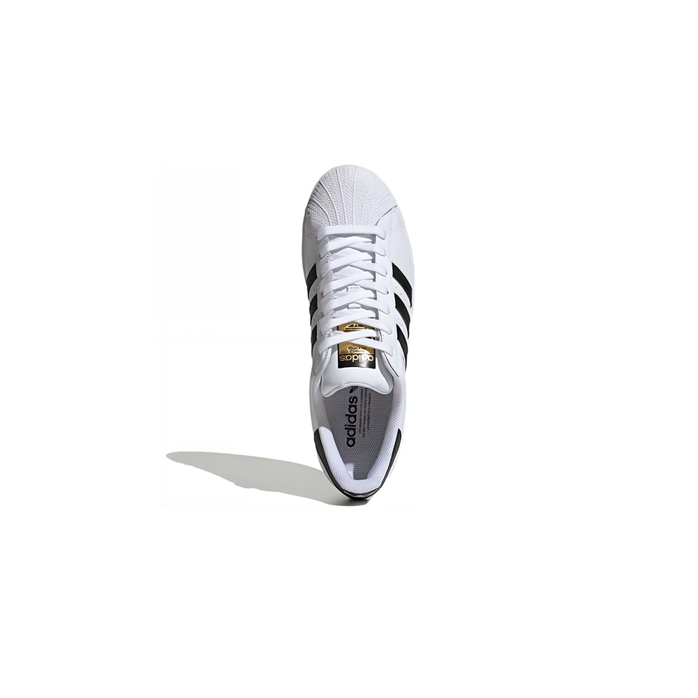 alt="Культовый резиновый носок Shell Toe на adidas Superstar White Black EG4958"