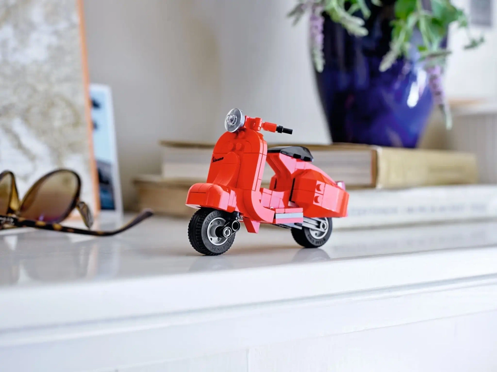 Конструктор LEGO Creator Expert 40517 Vespa