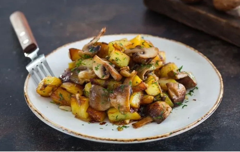 Картофель жареный с мясом и грибами 250гр