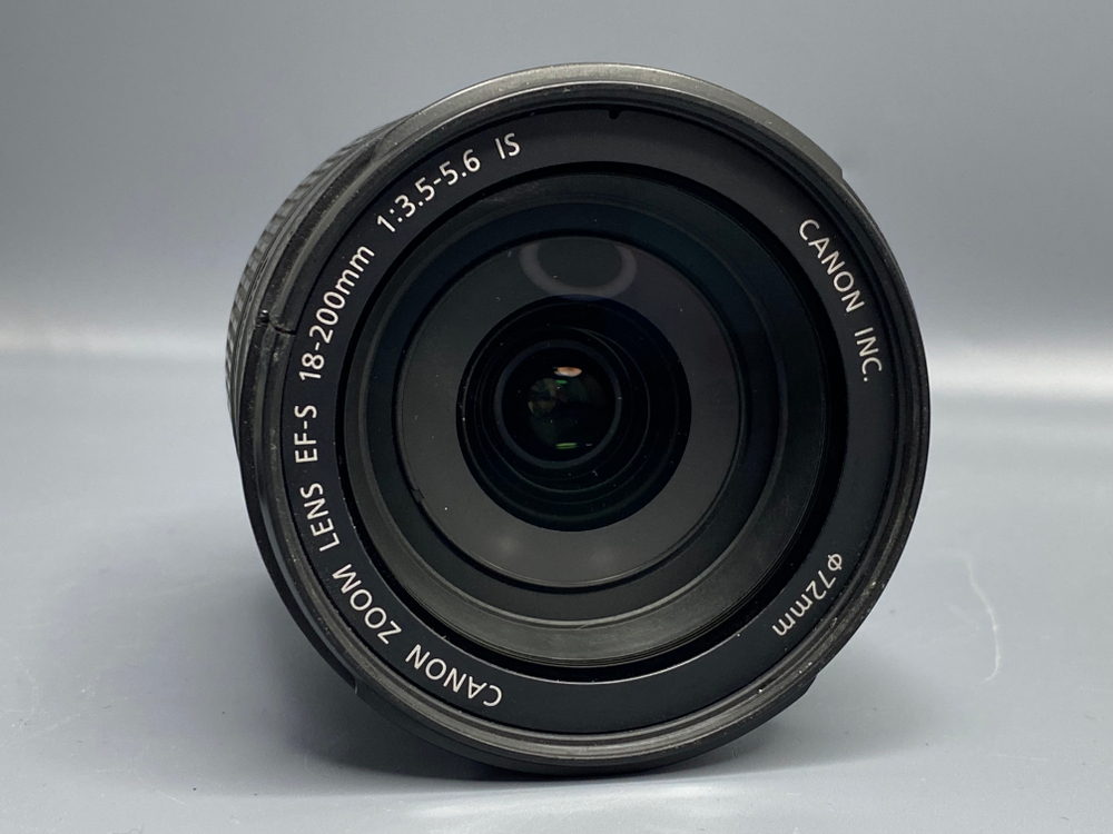 Canon EF-S 18-200mm f/3.5-5.6 IS трещина на корпусе