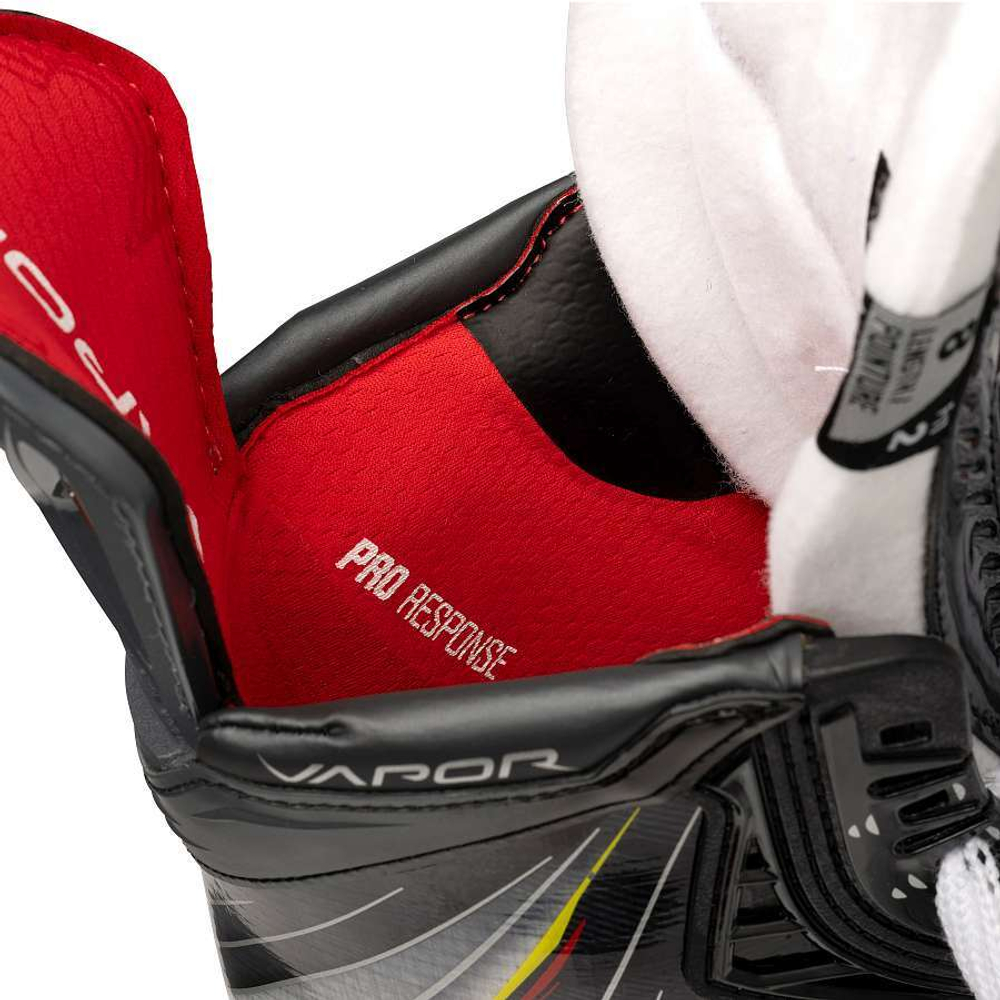 Коньки BAUER VAPOR FLYPRO + Лезвия FLY X INT (Переходный)