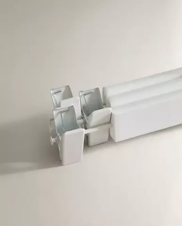 ZARA HOME ЛАКИРОВАННАЯ ДЕРЕВЯННАЯ ВЕШАЛКА С ЗАЖИМОМ (НАБОР ИЗ 3 ШТ.), БЕЛЫЙ