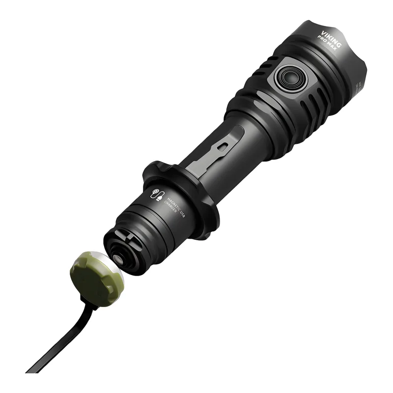 Тактический фонарь Armytek Viking Pro Max Extended Set (тёплый свет) - процесс подключение магнитной зарядки