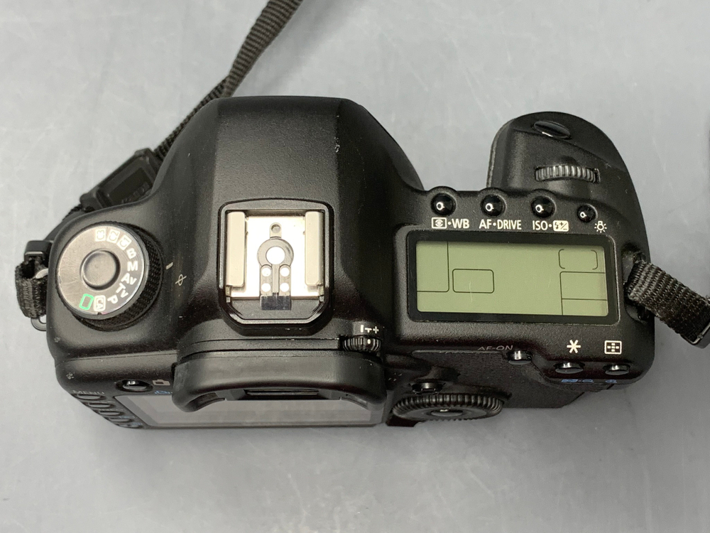 Canon EOS 5D Mark II Body 29229 Кадров