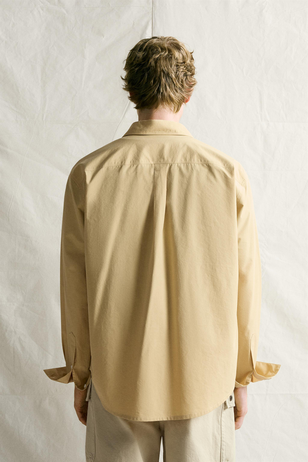 РУБАШКА RELAXED FIT С КАРМАНАМИ — ZARA · 3692/307