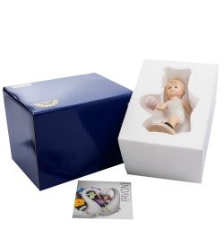 CMS-12/34 Статуэтка Девочка «Игра в боулинг» (Pavone)