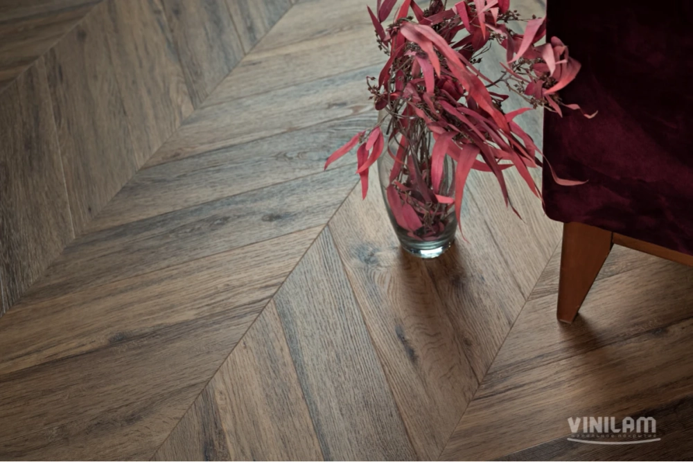 Кварц-винил Клеевой LVT Vinilam Parquet Chevron Glue LVT 2,5 мм Шеврон Лувр 2.86 м2