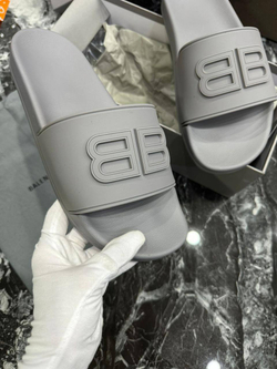 Шлепанцы Balenciaga