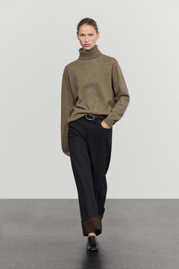 Massimo Dutti Трикотажный джемпер из смесовой шерсти с высоким воротником, зеленоватый
