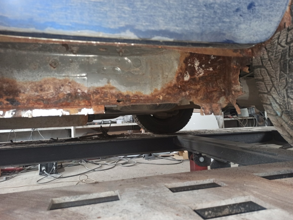 Порог Toyota Yaris Verso 1999-2005 (1мм)