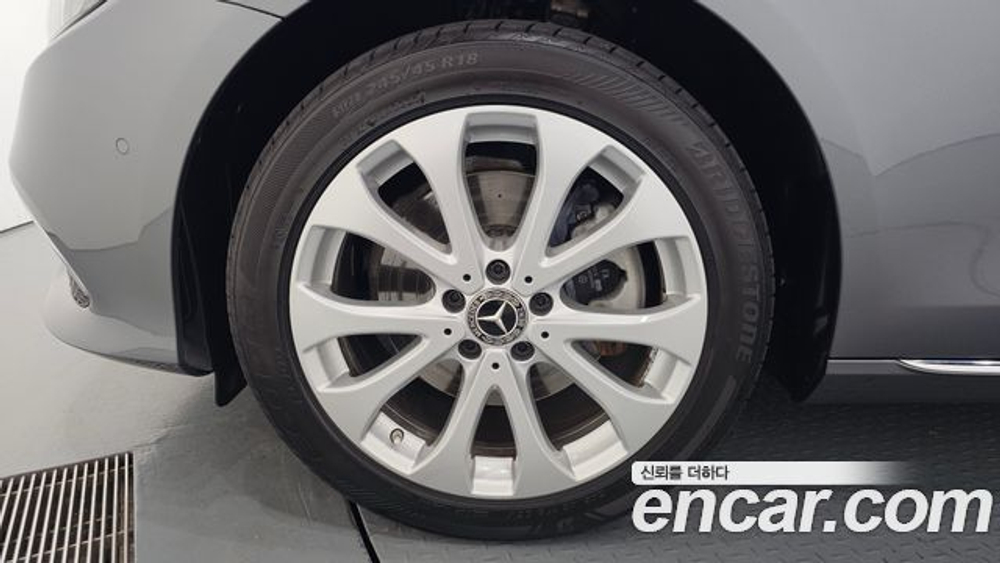 Mercedes-Benz E-Class E220d Exclusive — 2019