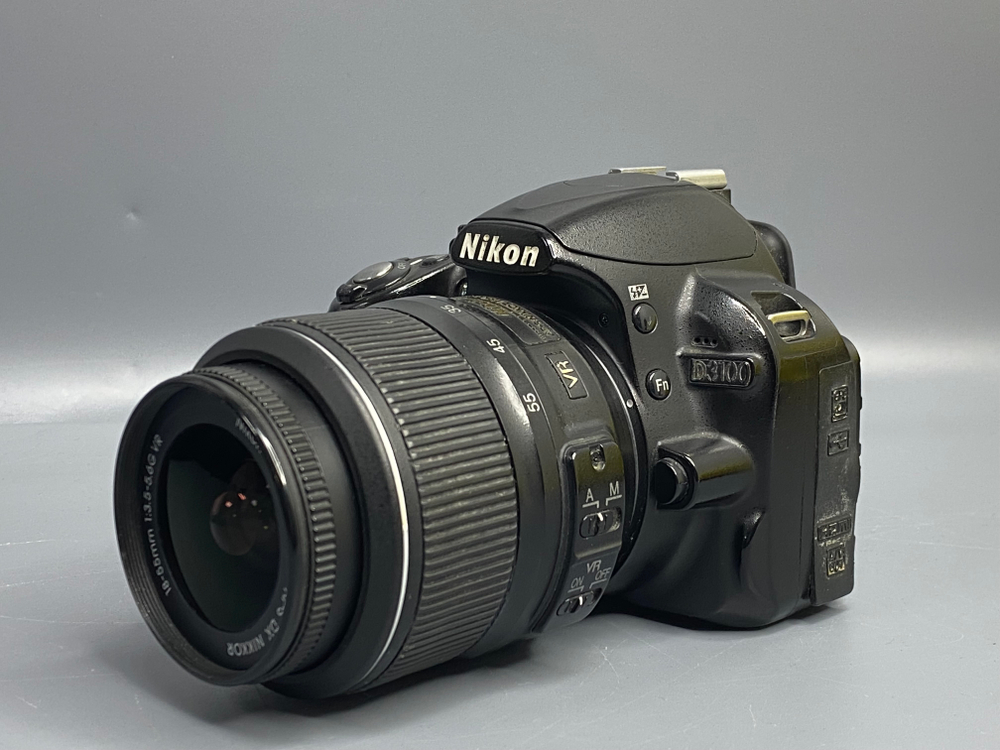 Nikon D3100 Kit 18–55mm — 97 000 кадров